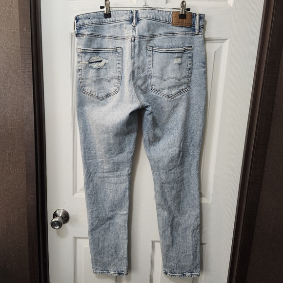 NWT Men's American Eagle Distressed Athletic Skinny Jeans. Size 32x30 - Picture 4 of 9
